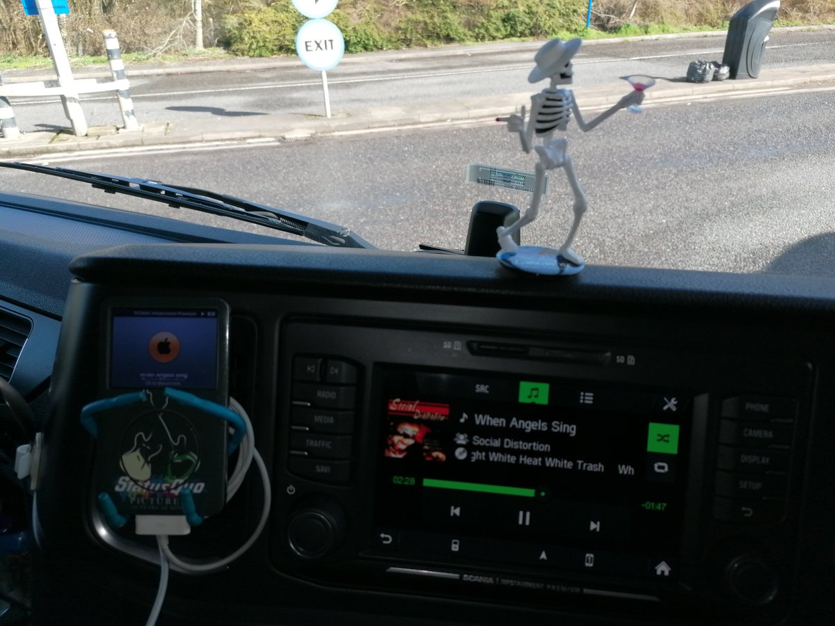 Davebrfc63's tweet photo. @mikeness SD and Skelly trucking around UK. https://t.co/tvz2MaVyVj