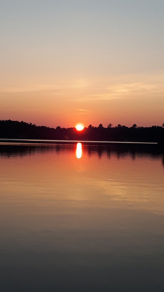 #JourneeMondialeDelEau Vivre devant un plan d'eau, c'est un cadeau de la vie, un bien inestimable 💦 Depuis mon enfance, ça fait partie de ma vie ♥️ #JourneeMondialeDelEau