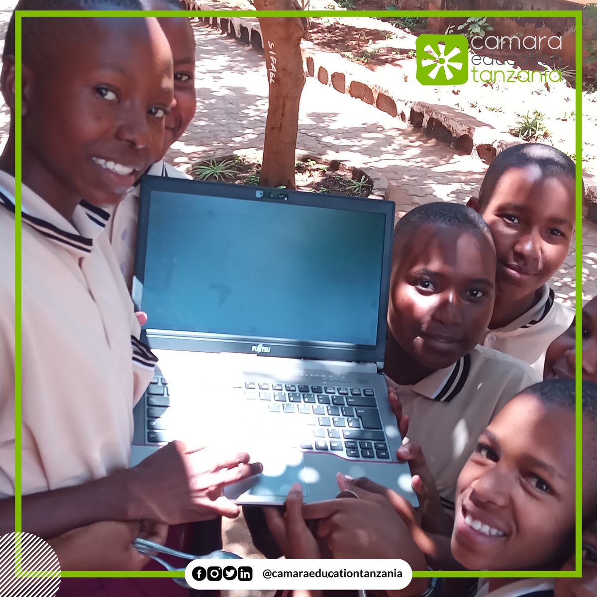 CamaraTanzania's tweet image. Last week we had an amazing time with the young  girls  from Joyland Girls secondary school  which is in the Same district in Kilimanjaro Tanzania,

Let's continue to encourage and support more girls to pursue their interests in STEM fields.

#GirlsInTech #STEMgirls #GirlPower