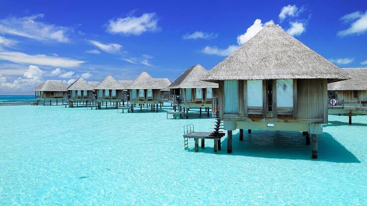 AfricaFactsZone's tweet photo. Mauritius has been named as Africa's happiest country for six years in a row by the World Happiness Report.

It is Africa's most developed country with free healthcare and education.

It provides free transport for students and old people.

It has a monthly minimum wage of $251. https://t.co/jmodT9aDJg