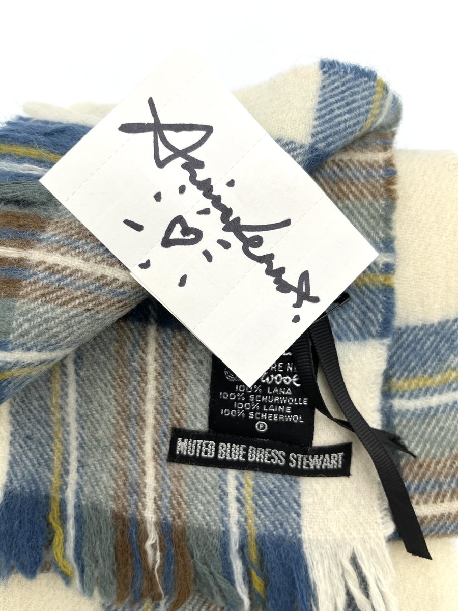 CahonasScotland's tweet image. Massive thanks to @AnnieLennox who has once again supported our Celebrity Loosen Up Auction in support of Testicular Cancer education, awareness and support with one of her signed (on tag) and worn scarves.

You can bid on it here - uk.givergy.com/loosenupauctio…

Good Luck