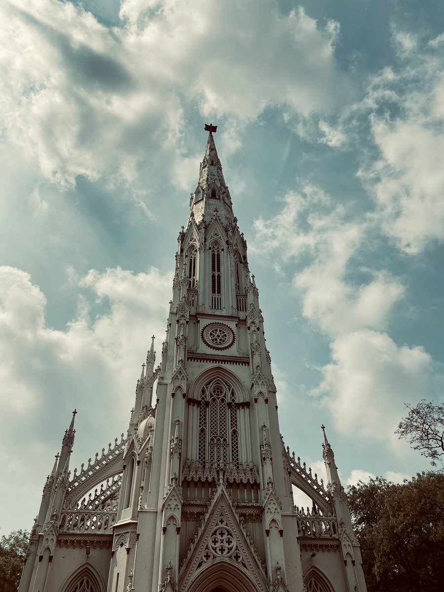 fakeperaltaa's tweet photo. Chennai is definitely a 10/10 if not for the scorching sun. https://t.co/Qm1ARbduLZ