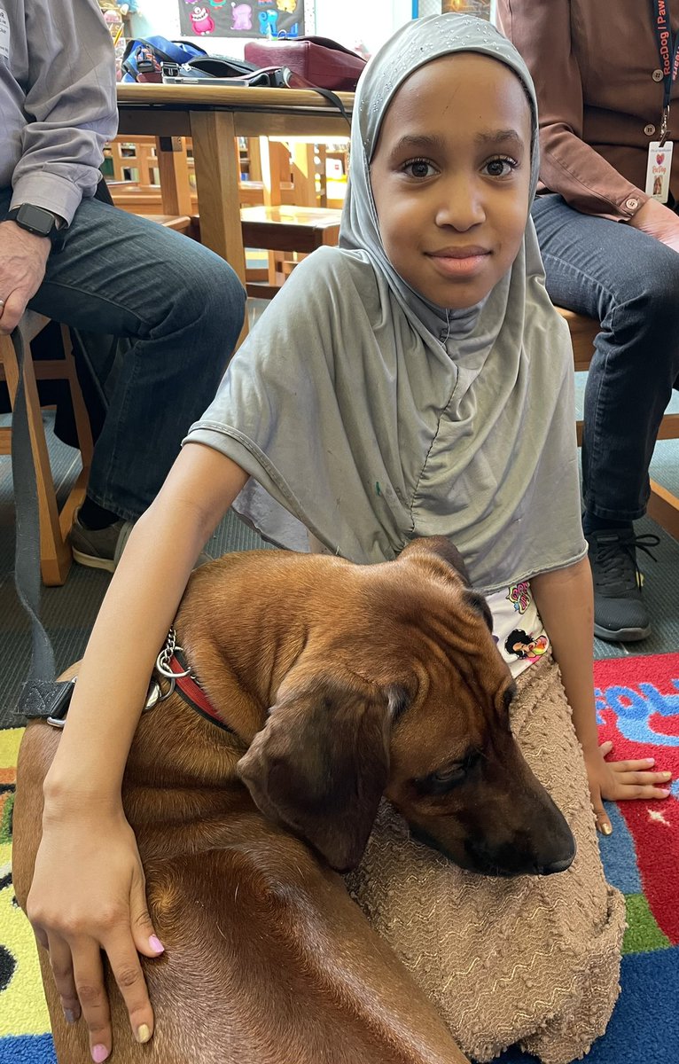 RCSDHBM's tweet image. We had a wonderful SEL visit from Kanzi in the library yesterday. She is a Rhodesian Ridgeback and we love her visits! 📚💚🐾 @RCSDNYS  @RCSDLibraries  #onercsd