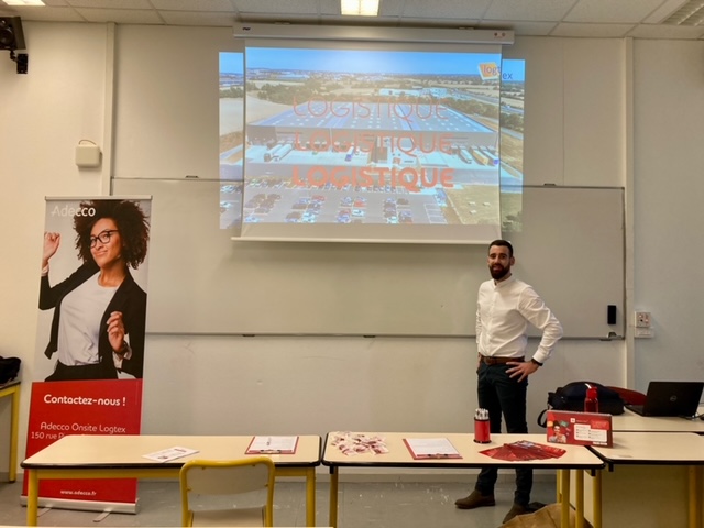 Vous êtes #étudiant à l'<a href="/UnivAngers/">Université d'Angers</a> #campuscholet
<a href="/IUTAngersCholet/">IUT Angers-Cholet</a>  ? Vous recherchez un #job pour cet été? Un job étudiant dans l'année? 
<a href="/AdeccoFrance/">Adecco France</a>  est présent de 11h à 15h aujourd'hui salle 8