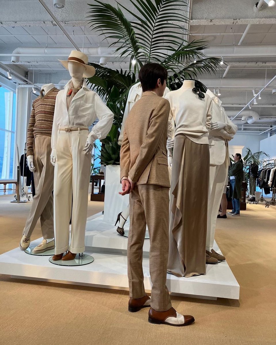 breadinyoup19's tweet photo. Hwanginyoup IG Update | 3-22-23
Our Groom 🤵‍♂️🤍. Thank you for your update today overflowing charisma🤩

#Repost @hi_high_hiy with @let.repost 
• • • • • •
#광고 @RalphLauren
#RLSP23 #RLCaliforniaDreaming #RLPurpleLabel #RLCollection https://t.co/UI5WBg262c