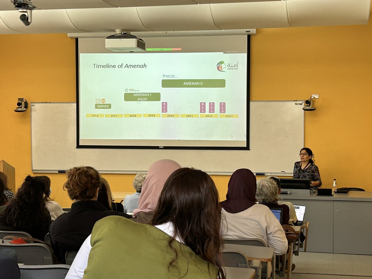 FHS_AUB's tweet photo. #HappeningNow 
#FHS_Seminar about the #Amenah early marriage study with #Syrian #refugee adolescent girls.
Dr. Sawsan Abdulrahim explaining the process by identifying the timeline and the design of the study.  
@AmenahProject https://t.co/YtLGctHERn