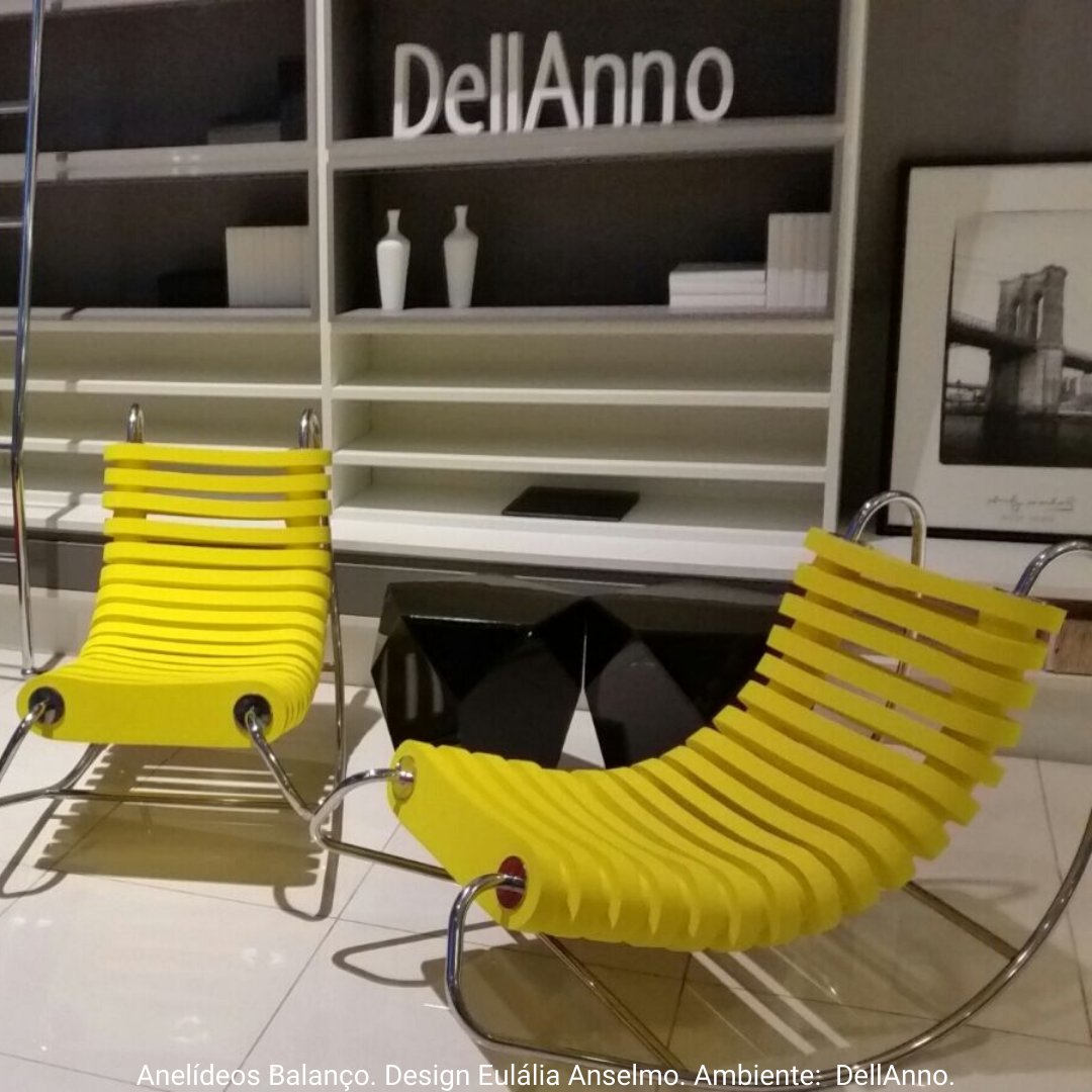 Prima_Design's tweet image. A Anelídeos de Balanço foi desenvolvida para aproveitar o E.V.A. excedente da Anelídeos Chaise. O princípio construtivo é o mesmo: fatias de EVA distribuídas numa estrutura em inox. Personalidade e descontração para piscinas, jardins, sacadas, e outros ambientes de estar.