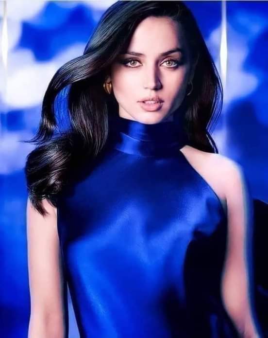 احرقته شمسي فمالَ نحو الكواكب .. ونسي أن جميعها تتراقص في مداري ...