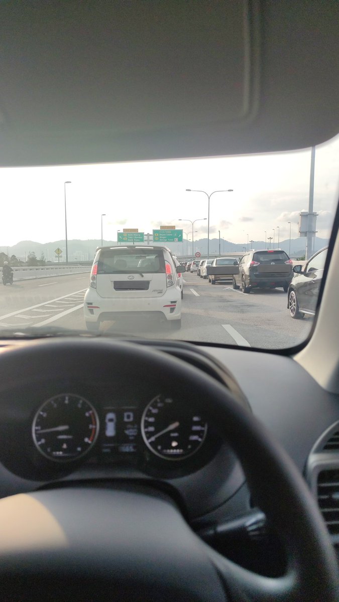 Azam95_'s tweet photo. Penat jugak kalau macam ni. Dah nak macam 1st bridge dah 🤣🤣 https://t.co/svG0bmtaD3
