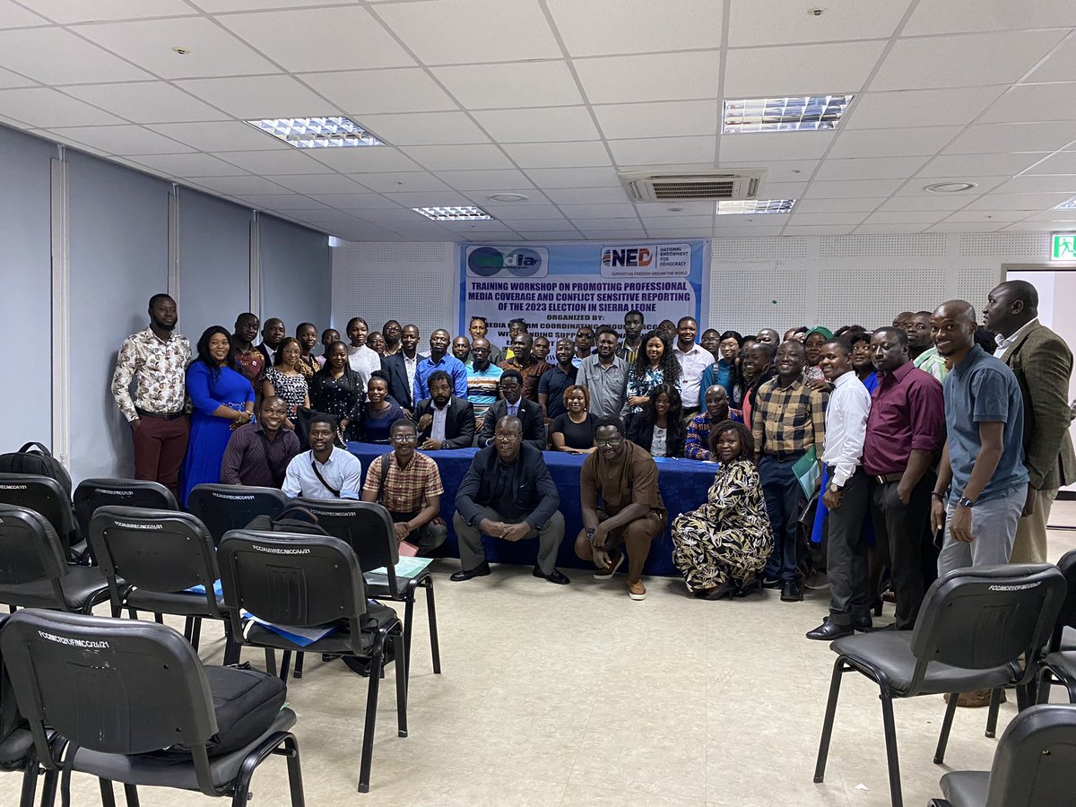 Mrcgsl's tweet photo. Today, @Mrcgsl commenced the two-day training session on promoting professional media coverage and conflict sensitive reporting of the 2023  elections in #SierraLeone supported by @NEDemocracy. 

@SLAJ_Salone 
@SLMIC3
@PresidentBio 
@JudiciaryofSL 
@PoliceLeone https://t.co/vwvZuZO5gW