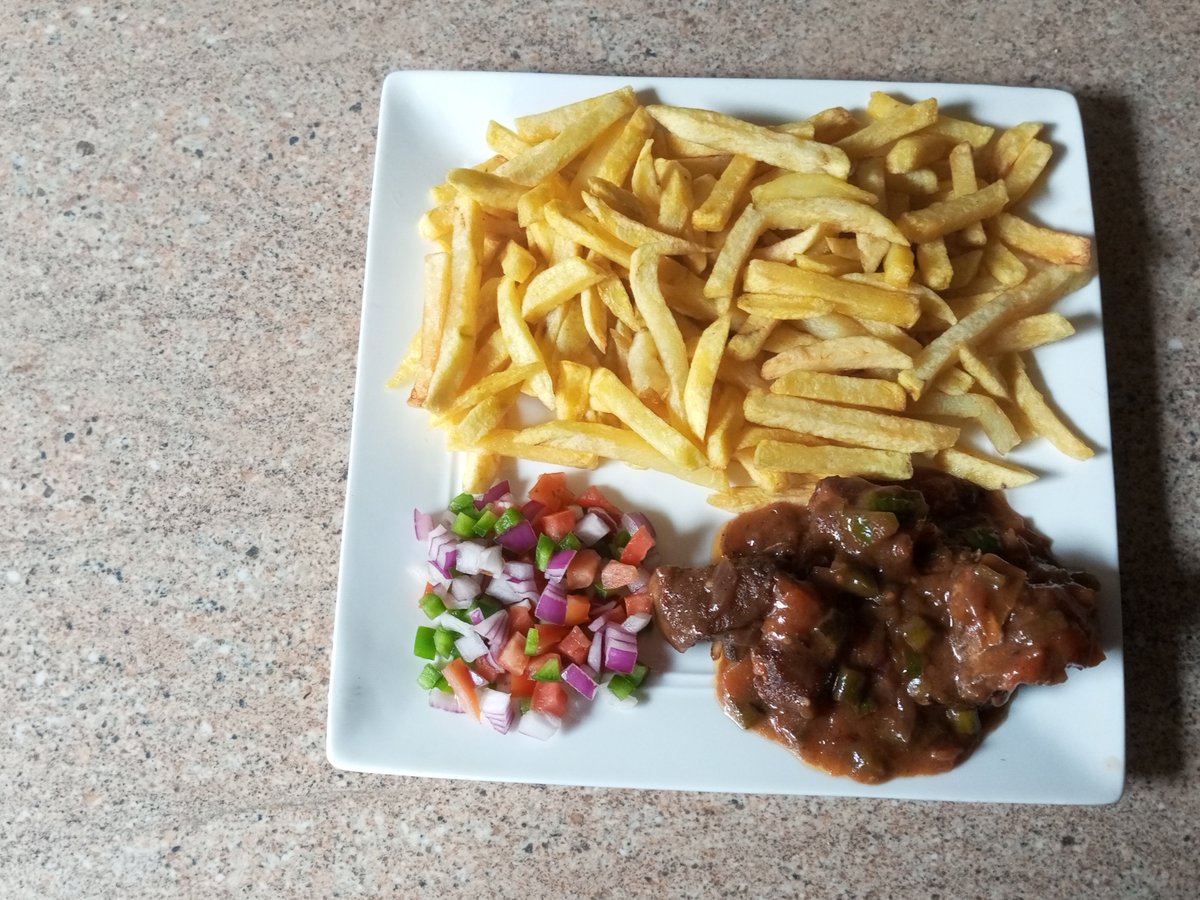 murphysgulu's tweet photo. Indulge in delicious food, in a relaxing environment. Visit Murphy's Lounge on Plot 13B Airfield Opposite Child Voice.
#goodfood #GoodVibes https://t.co/hgL65tR8dP