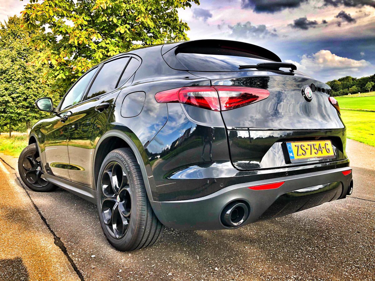 RonJennerPhoto's tweet image. ‼️ GESTOLEN IN ZOETERMEER - CHAPLINSTROOK 
ALFA ROMEO STELVIO 2.0‼️
ZS-754-G
Op 21 maart 2023 om 04.00 uur
ALFA ROMEO STELVIO 2.0 280 pk 
BLACK EDITION
Accessoires : sportuitlaat systeem genaamd RAGAZONNE
Banden nieuwe PIRELLI P ZERO 21 inch 
Chassisnummer: ZARFAHBN3J7B95012