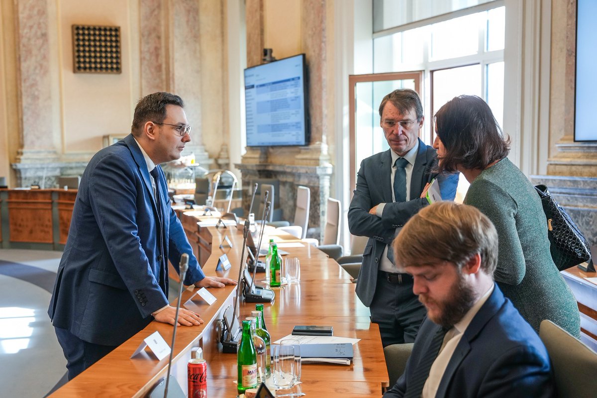 Štěpán Černý (@czsecstateeu) on Twitter photo Dnes na <a href="/strakovka/">Úřad vlády ČR</a> zasedá Výbor pro EU na vládní úrovni a věnuje se přípravě Evropské rady, které se <a href="/P_Fiala/">Petr Fiala</a> zúčastní ve čtvrtek a v pátek. Tématy #EUCO budou Ukrajina, hospodářské záležitosti a energetika. Dnes na <a href="/strakovka/">Úřad vlády ČR</a> zasedá Výbor pro EU na vládní úrovni a věnuje se přípravě Evropské rady, které se <a href="/P_Fiala/">Petr Fiala</a> zúčastní ve čtvrtek a v pátek. Tématy #EUCO budou Ukrajina, hospodářské záležitosti a energetika.