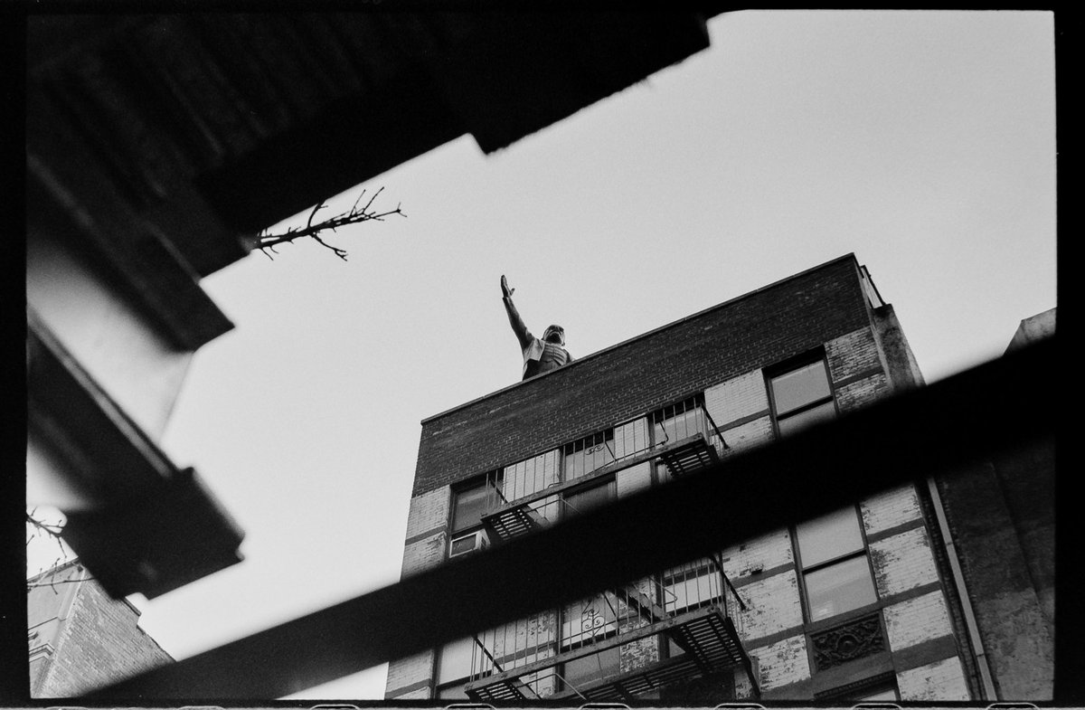 pashakolonifa's tweet photo. Everyday #ilfordhp5 #leica #leicadaily #leicam6 #hp5 #bnw #documentaryphotography #kodak https://t.co/o5fcVoRydF