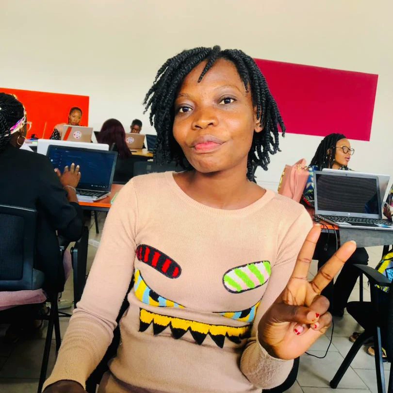 Divineela2's tweet image. #EllesDigitalesRDC 
#AfricanGirlsCanCode 
Day3: Coding C and IA