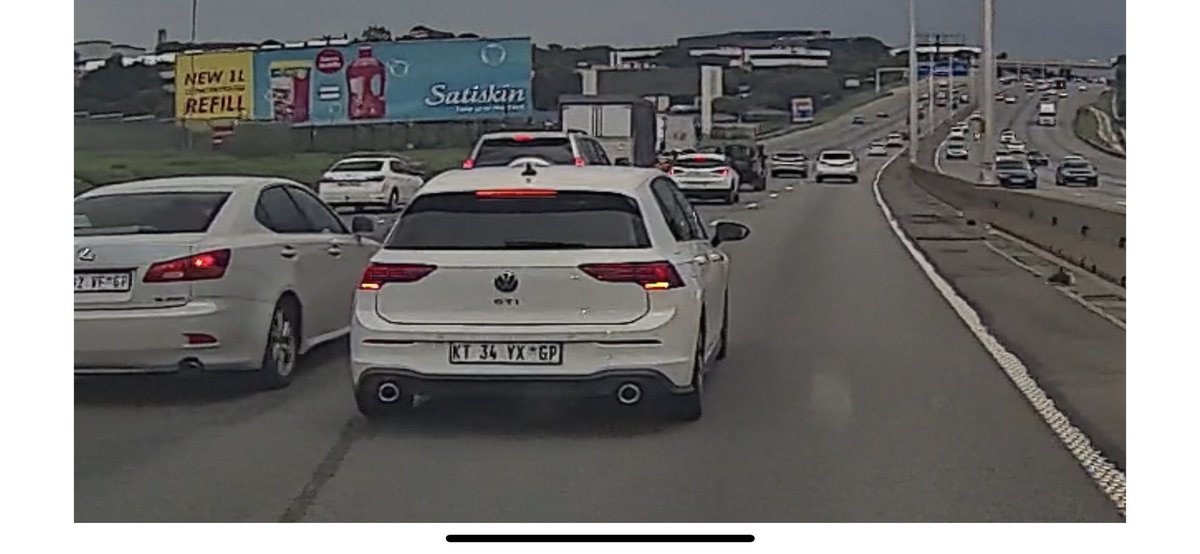 Cruzer244's tweet photo. @MohlaleGCR So with the original video you will see that the suv infront of the lexus was keeping him back. I feel the GTI was wrong here. If he was in a hurry he would of carried on normally. https://t.co/0bntj2Bz9X