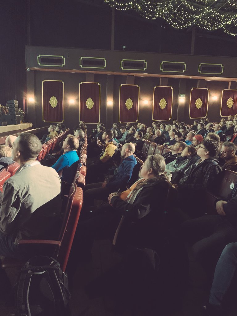 lofidewanto's tweet image. Wow soo full was the room 😎

Cool presentation... And a lot of Java 8 users 😅

@jon_k_schneider your product is a good one at #JavaLand2023 @JavaLandConf 🙏
