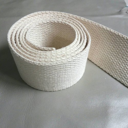 CiusTextile's tweet image. White cotton narrow woven fabric product:

Made from natural cotton yarns
Soft texture &amp;amp; durable
Sustainable production process
Bring a natural &amp;amp; elegant look to any space
Follow us for more: #narrowwovenfabric #whitecotton #sustainability #naturaldecoritecotton #sustainability