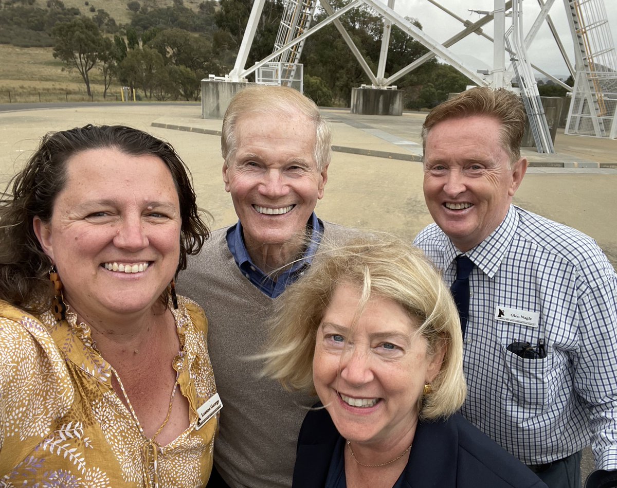 AstroLeanne's tweet photo. Pretty cool day at work - meet former Astronauts, @SenBillNelson and @Astro_Pam when they visited the site. With lots of photos being taken of the leading science organisations coming together, why not include a #selfie or two! @Astro0Glen https://t.co/nY9wFp8KqM