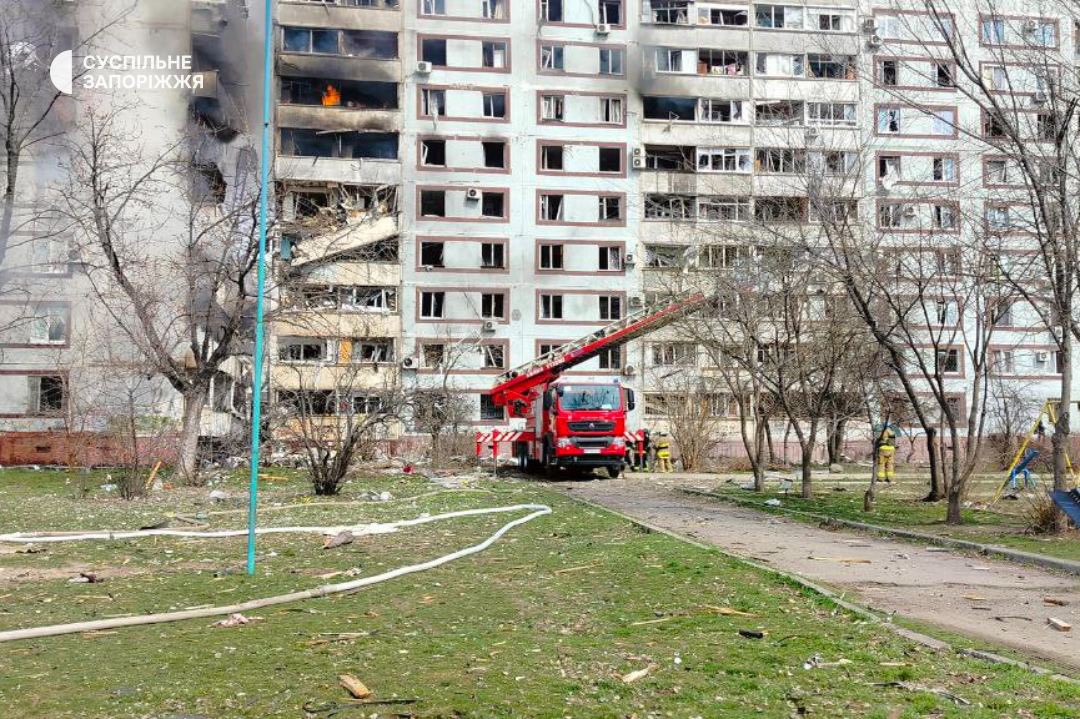 sternenko's tweet image. Russians kill civilians every day. They will not be stopped by negotiations or China's peace plans.
Only weapons. More weapons for Ukraine. This is a way to peace.