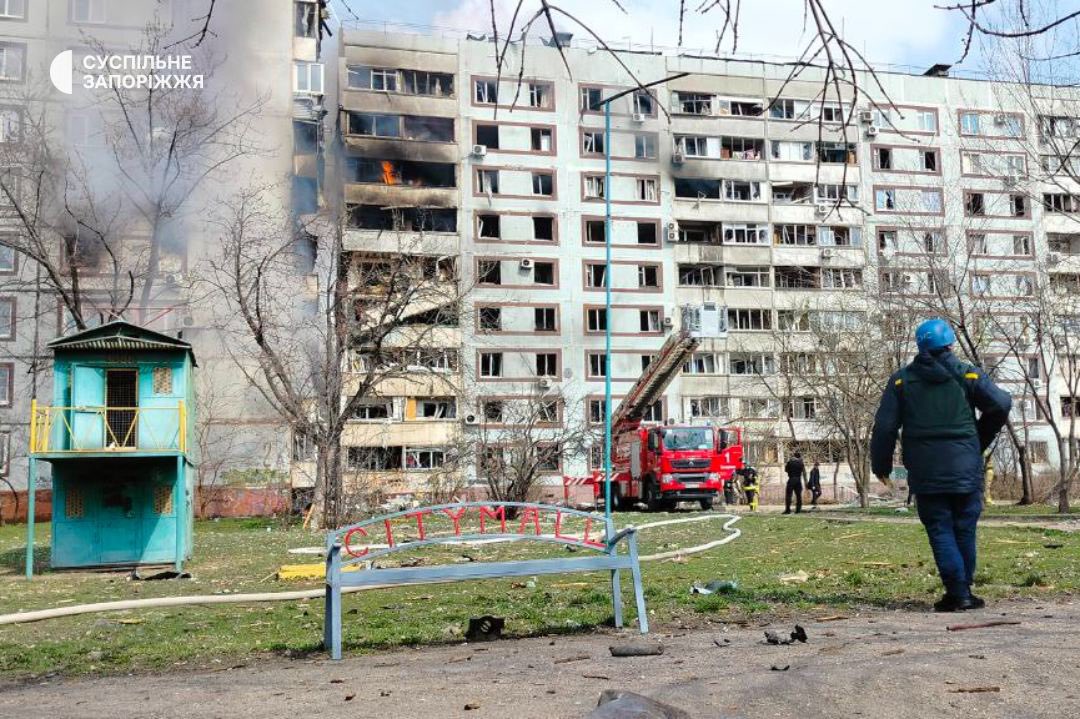 sternenko's tweet image. Russians kill civilians every day. They will not be stopped by negotiations or China's peace plans.
Only weapons. More weapons for Ukraine. This is a way to peace.