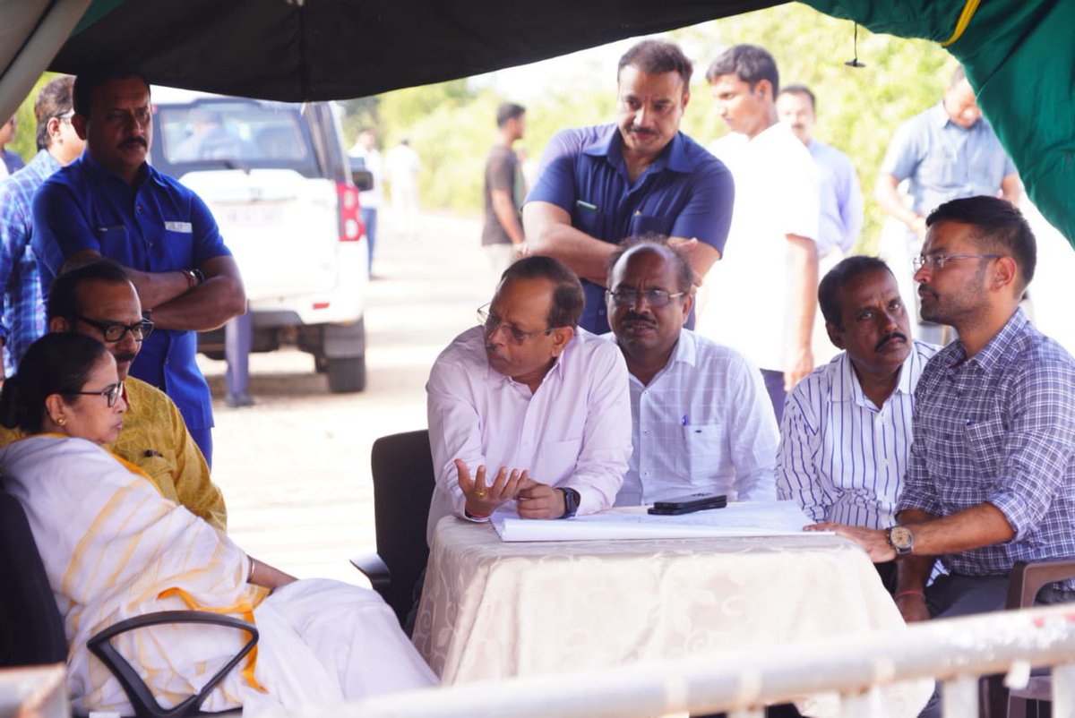 AITCofficial's tweet photo. Today, our Hon'ble CM Smt @MamataOfficial inspected the proposed land at Puri, for the construction of the upcoming GoWB guest house. 

Her visionary leadership inspires us all to strive for progress and development for all!

Few glimpses 👇 https://t.co/cw5Q1FmwW7