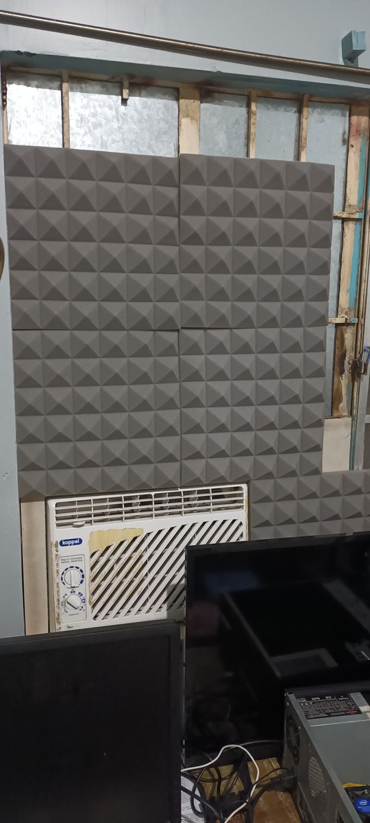 StriderVM's tweet image. I actually don&apos;t know how to use sound insulation panels.... &amp;gt;_&amp;gt;

#Soundtrack #soundinsulation