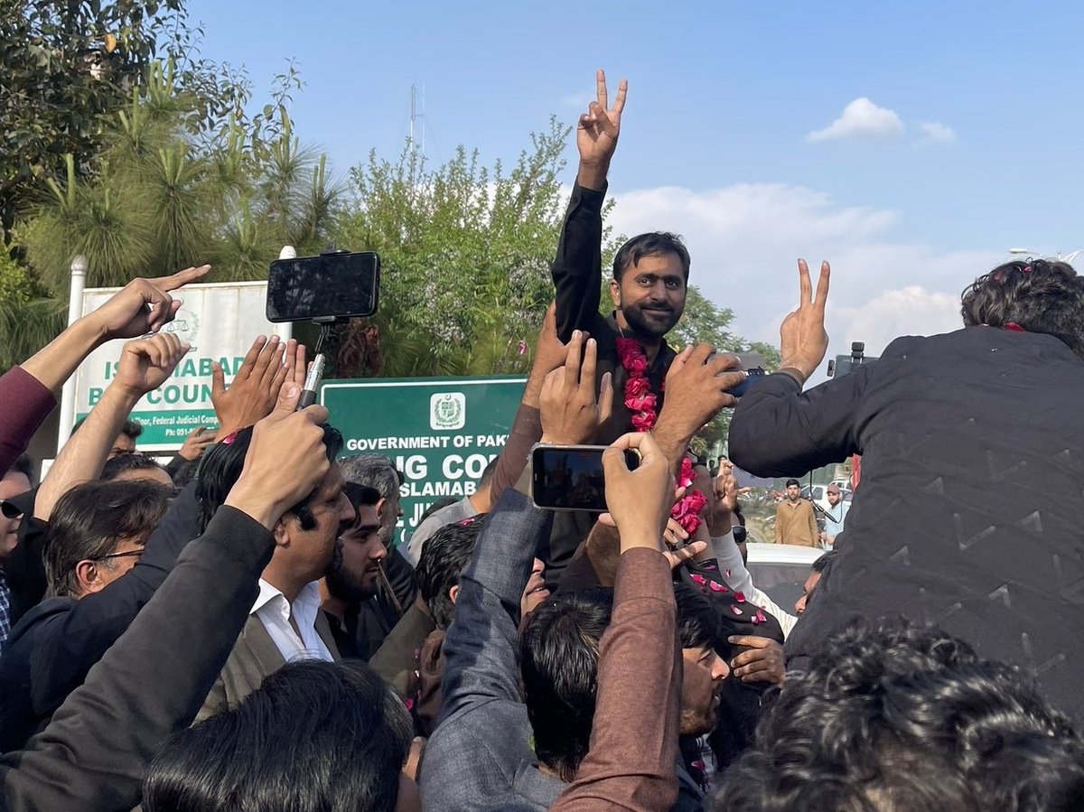 رہائ کی خوشی میں پہلے 60 دوستوں کو پروموٹ کرونگا ابھی ریٹویٹ🔄 کریں