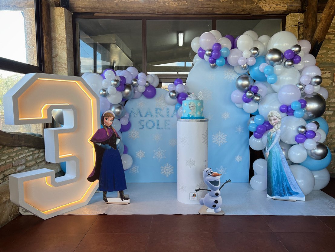 cefevents's tweet photo. La presenza di Elsa, Anna e Olaf ha ricoperto di magia il 3º compleanno di Maria Sole..❄️✨💖

#cefevents #weddingplanner #wedding #partyideas #partyinspiration #party #caketopper #balloonart #balloons #genderreveal #like4us #viral https://t.co/5aR5RWuENw