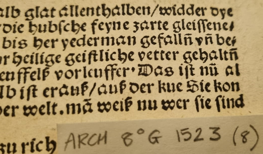 LuthersMonkCalf's tweet photo. How many can you spot? /15🕵️
1) 8 x long s (ſ)
2) 3 x eszett ß
3) a nasal bar over a 'u'
4) a floating full stop
5) 2 x hyphens (=)

[fol. 4r]
#Medieval #Reformation #MedievalTwitter #LuthersMonsters #bookhistory #Luther #Reformazing #twitterstorians #monkcalf #EarlyNewHighGerman https://t.co/TYJLgagkYy