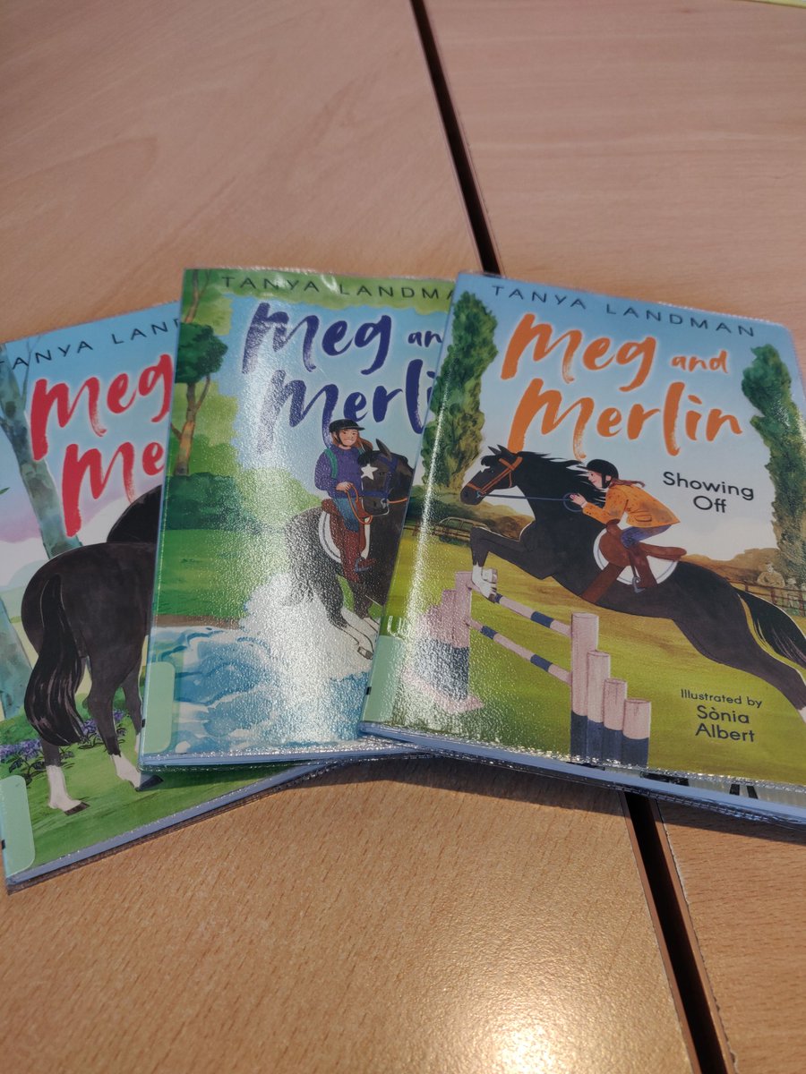 Lookee what just arrived!!! @TanyaLandman @BarringtonStoke #reluctantreaders #amreading #horsestories