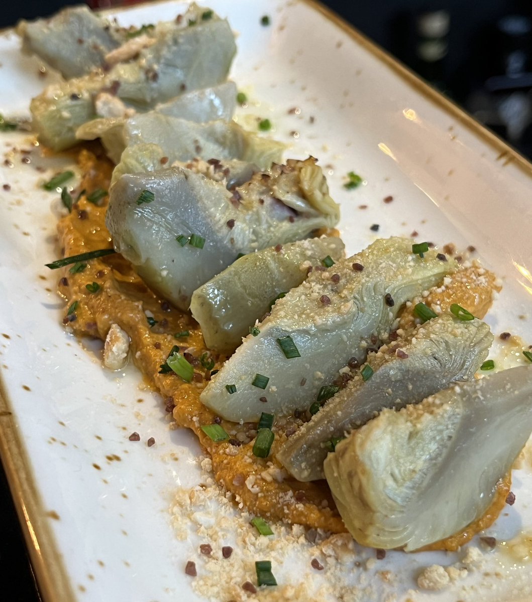 vdevermut's tweet image. Novedades en nuestra carta!!

🌱Alcachofas confitadas al romescu con sal negra y anacardos

🥩Steak tartar con encurtidos y mezcla de tres mostazas