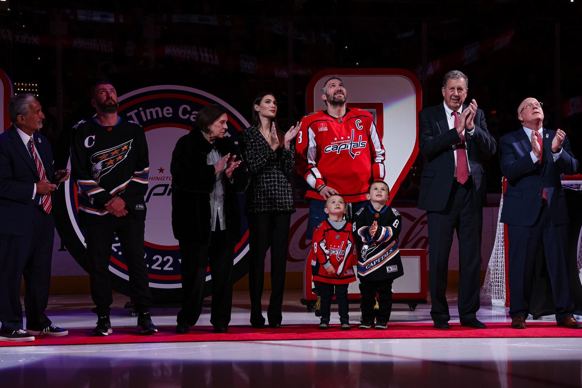 MonSportsNet's tweet photo. Of course @ovi8 passed another milestone on Ovi Night! 🐐

#ALLCAPS | #Gr802 https://t.co/B7igtUZG1k