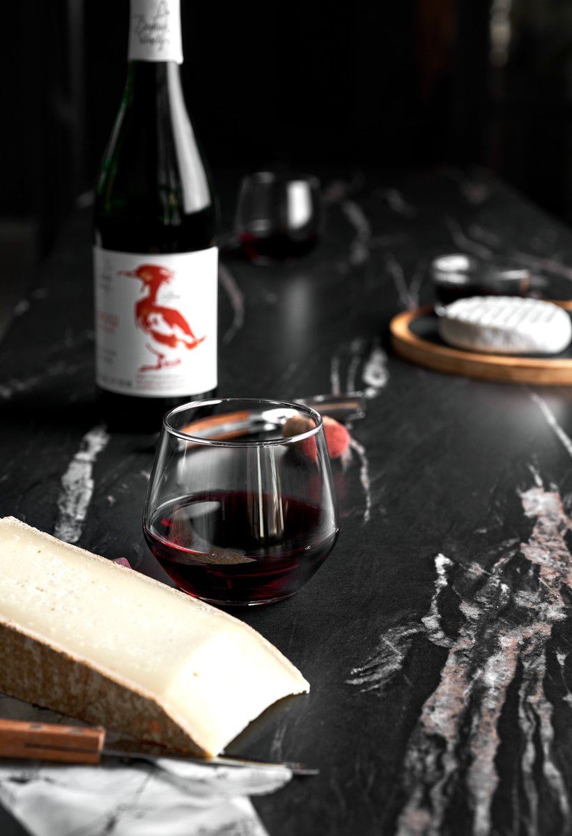 the_heartofwine's tweet image. Вино і крафтові локальні продукти — це правильно... естетично, АЛЕ якщо посунути естетику та смаки в сторону, то, як би не пафосно це звучало, наша місія — об’єднувати довкола винної культури різні аудиторії, залучати їх до взаємопроникнення, що в результаті дає потрійний win-win