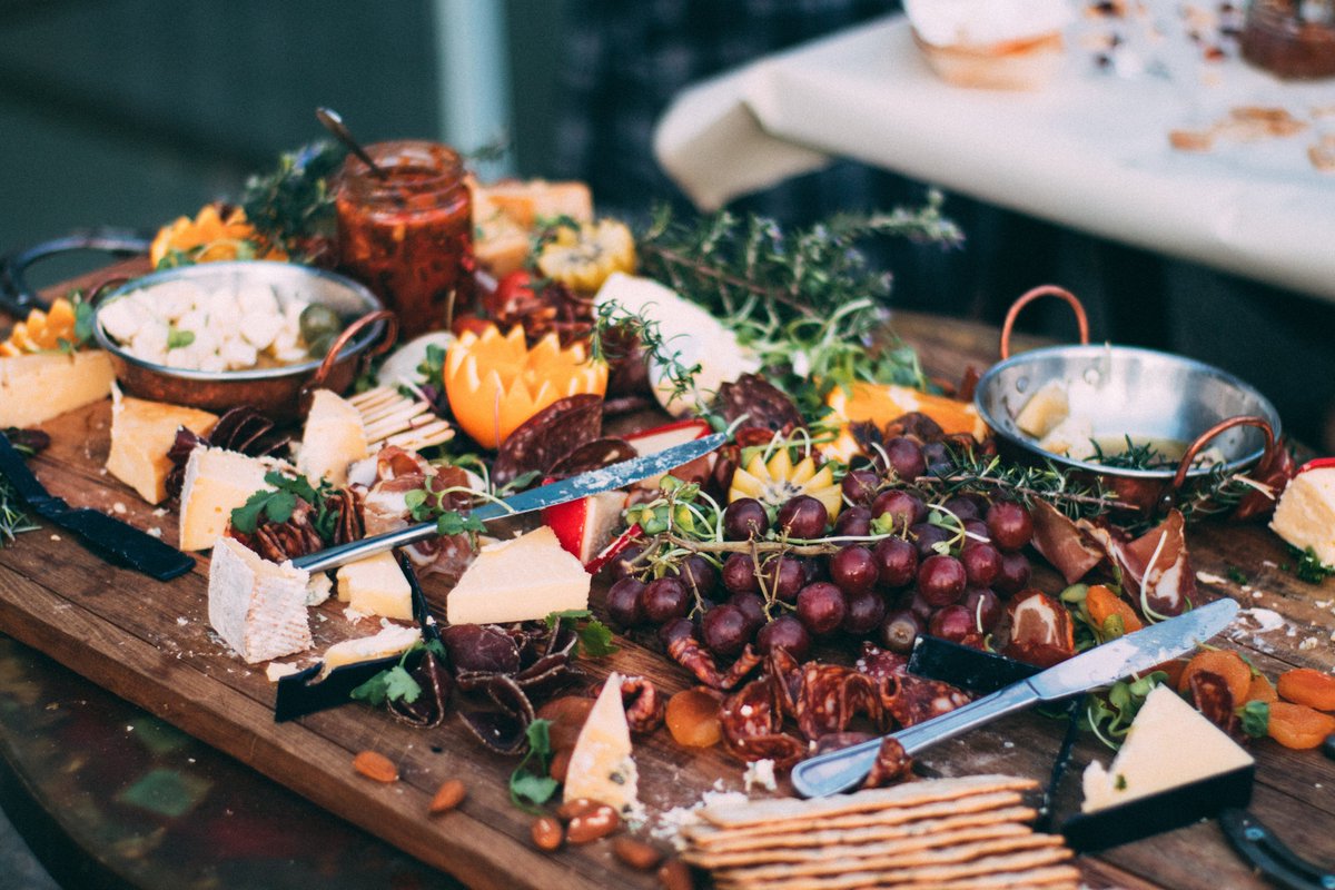 buffet_snob's tweet photo. This cheeseboard is a feast for the eyes and the taste buds! The creamy brie, tangy cheddar, and nutty gouda are calling my name. Add some crisp crackers and juicy grapes, and I'm in heaven! 😍🧀🍇 #cheeseboard #yum https://t.co/KxGmqkTfqt