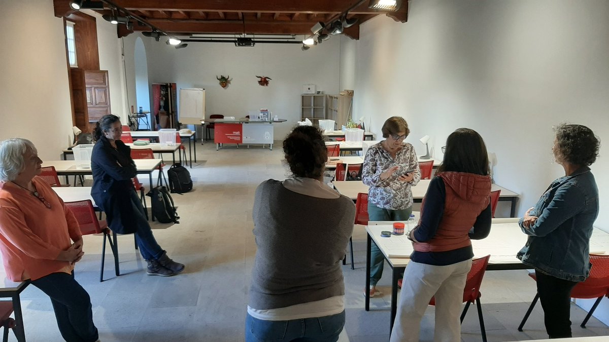Artenerife_'s tweet photo. #FORMACIÓN Plan Formativo en Artesanía 2023 @CabildoTenerife 
👉Curso Iniciación Bordado en @MAITenerife
👉Artesana docente: Carmen Gloria Rodríguez Rocha #Artesanía #Tenerife https://t.co/BMMfNu0YWF