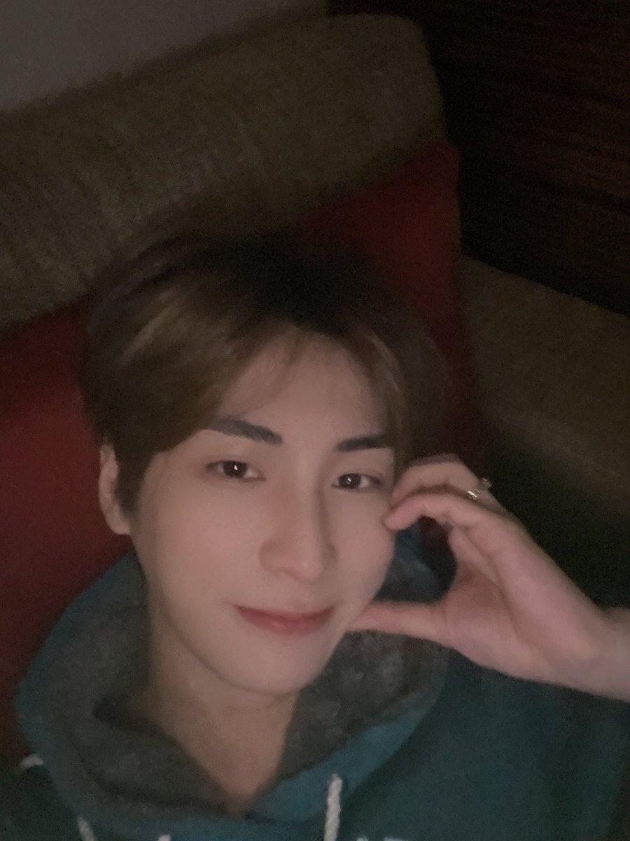 isaacvkm_1212's tweet photo. Okay la tahun ni I try puasa sama sama dengan you..k ke idok? 🤟🏻 

#IsaacVkm #邬凯名 #아이젝 #젝터 https://t.co/FCuP8FilmI