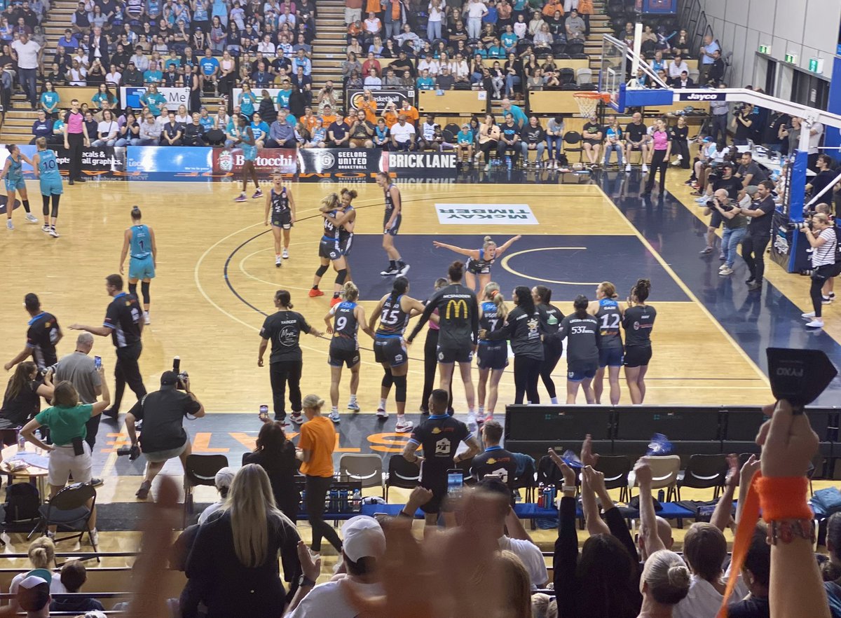 smottitsv's tweet photo. Bring it in, we need to talk ….
👊🏼16 straight wins
👊🏼minor premiership 
👊🏼semi final series in 2
👊🏼grand final series in 2
👊🏼4th National Title !

The mighty @TownsvilleFire 

#wnbl #wnbl23 #townsvilleshines @abcsport https://t.co/LNfACM2kTc