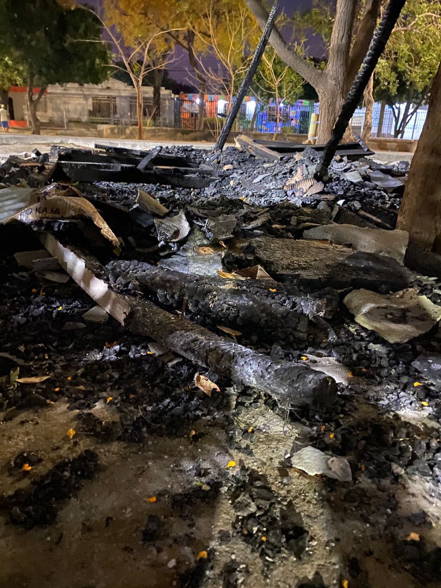 JoseHTorres's tweet photo. Rechazamos y condenamos este atroz acto cometido contra indefensos animales que habitaban en la “casa de los gastos”; solicitaremos a @FiscaliaCol judicialización de los responsables. La crueldad no conoce límites. @andreanimalidad @HoyDiarioMag @SantaMartaDTCH @PoliciaStaMarta https://t.co/PXZ7aLooLd