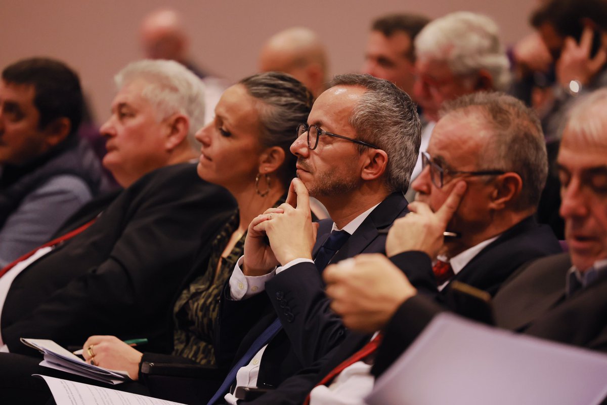 SebVincini's tweet photo. #JourneeMondialeDelEau
J’ai participé au colloque de la @FRTP_MidiPy et des @Canalisateurs. 

Des échanges autour des enjeux de la gestion de l’eau sur notre territoire aux côtés notamment de mon collègue @PDupouy32. Nous devons faire preuve de détermination et de volontarisme ! https://t.co/jQZyGvoWa1