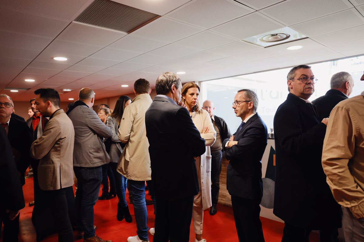 SebVincini's tweet photo. #JourneeMondialeDelEau
J’ai participé au colloque de la @FRTP_MidiPy et des @Canalisateurs. 

Des échanges autour des enjeux de la gestion de l’eau sur notre territoire aux côtés notamment de mon collègue @PDupouy32. Nous devons faire preuve de détermination et de volontarisme ! https://t.co/jQZyGvoWa1