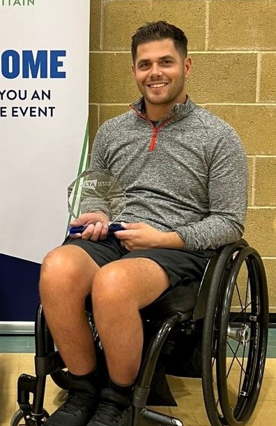 Good luck to wheelchair tennis player Gary Cox from Northants who makes his debut for Great Britain today at the World Team Cup qualifying event in Turkey. Anyone who'd like to play wheelchair tennis should contact @DtnNorthants for more info: lta.org.uk/fan-zone/world… @LONorthants