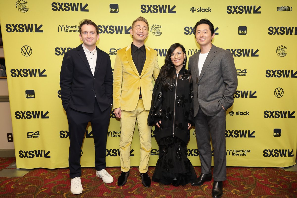 stevenyeun_com's tweet photo. Photos: "BEEF" Premiere at SXSW 2023 https://t.co/7GvG43b8xA @steveyeun #StevenYeun #BEEF #SXSW23 https://t.co/9n4FepHuWL