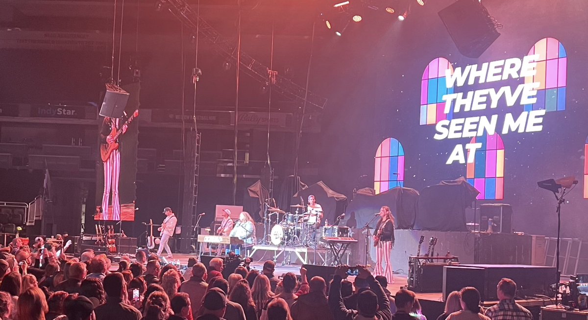 Thank you <a href="/cochrenmusic/">Cochren & Co.</a> for an awesome show at <a href="/GainbridgeFH/">Gainbridge Fieldhouse</a> on Sunday night!  Makes me proud to see an Indiana native put on such an amazing show!