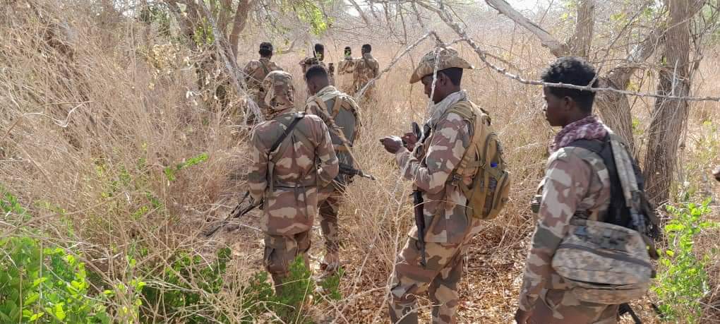 SONNALIVE's tweet photo. #Somali National Army has successfully executed a planned operation in the #LowerJuba region, killing at least 5 #AlShabaab militants and capturing another. The #SNA is committed to eliminating the terrorist group and is conducting operations in various regions of the country. https://t.co/6NYUv0zkkI