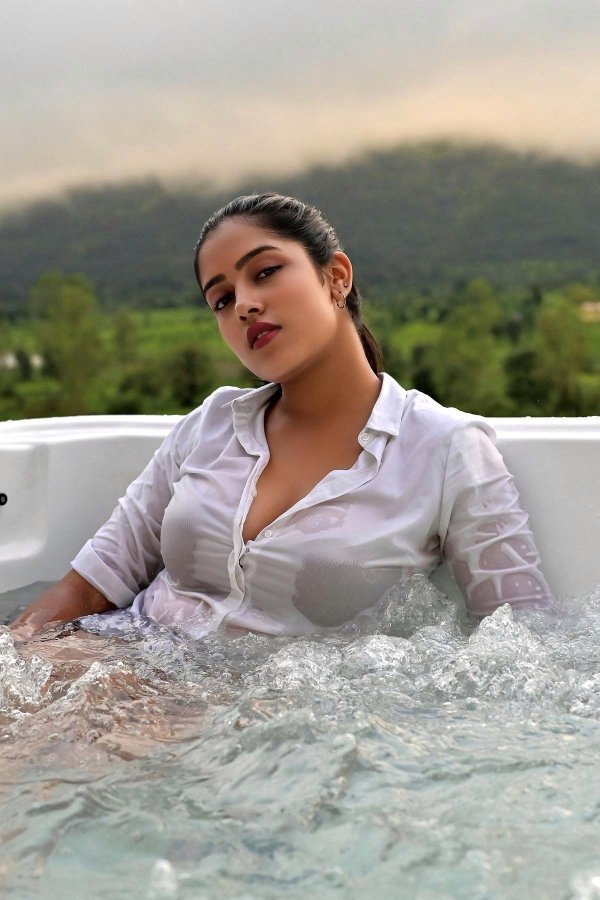 Fr0bE3yagAEegvf?format=jpg&name=900x900