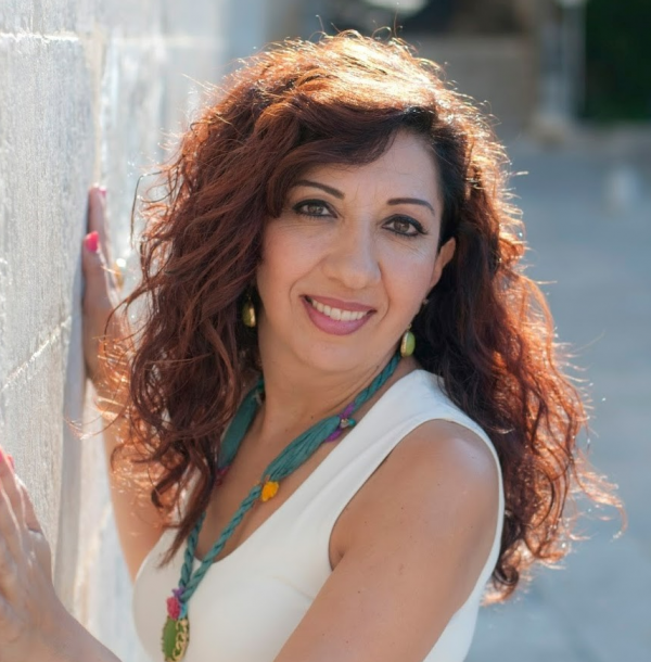 MACBA_Barcelona's tweet photo. Avui!

No et perdis la #performance de @katyevoghli al "#Parlemde... Baharestan carpet".
#Música i lírica que ens transportaran a la fascinant i desconeguda cultura persa.

🕒 A les 18h
Últimes places! 👉 https://t.co/ArE97832C1 https://t.co/FdAnxPpmY6