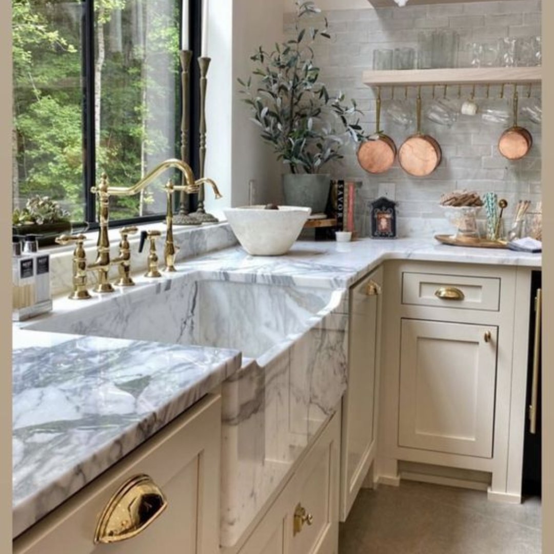 swebbnc's tweet photo. Love the flow of this granite kitchen countertop, right to the custom farm sink!❤️
#webbrealtygroup #webbrealtygroupnc #ncrealtor #interiordesign #kitchengoals #nchomes #raleighnchomes #raleighhomes #movetonc #bestrealestateagent #nchomesforsale https://t.co/jt9H9ZDjEB