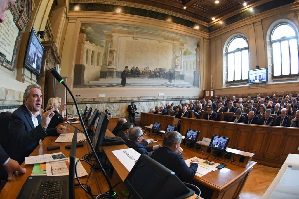 CislNazionale's tweet photo. “I #salari non si alzano con un decreto di legge. Occorre invece una strategia fatta da misure fiscali, da relazioni industriali valorizzate, da tariffe pubbliche calmierate e da controlli sui prezzi per fronteggiare furberie e speculazione”: #LuigiSbarra al #Cnel #22marzo https://t.co/11naBrTsZI