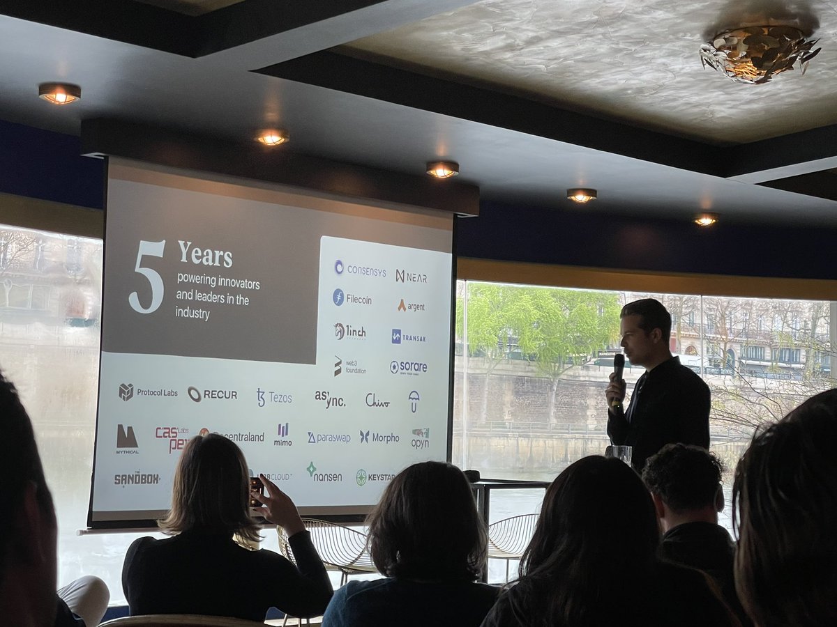 🔥 

<a href="/cryptio_co/">Cryptio</a> just launched their new Colossal Product behind the colossal Pont Neuf in Paris 

Very impressive progress <a href="/AntoineScalia/">Antoine Scalia</a> and team 👊